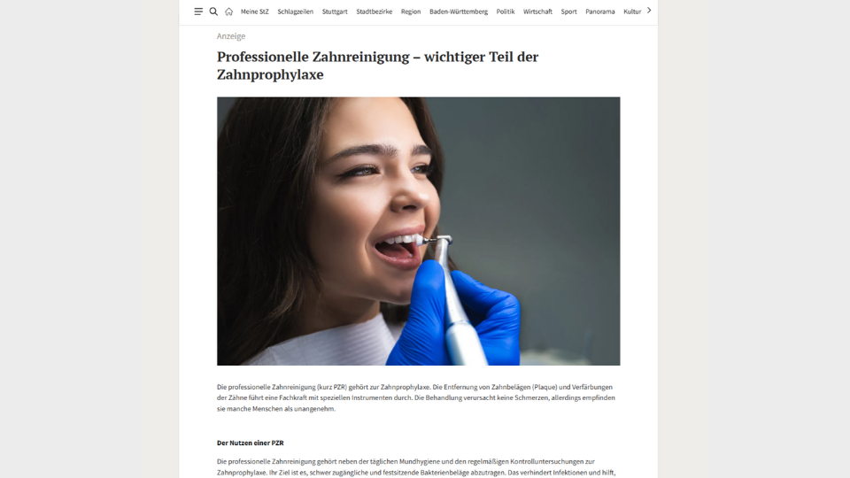 Artikel über professionelle Zahnreinigung mit großem Bild einer Patientin bei der Behandlung.