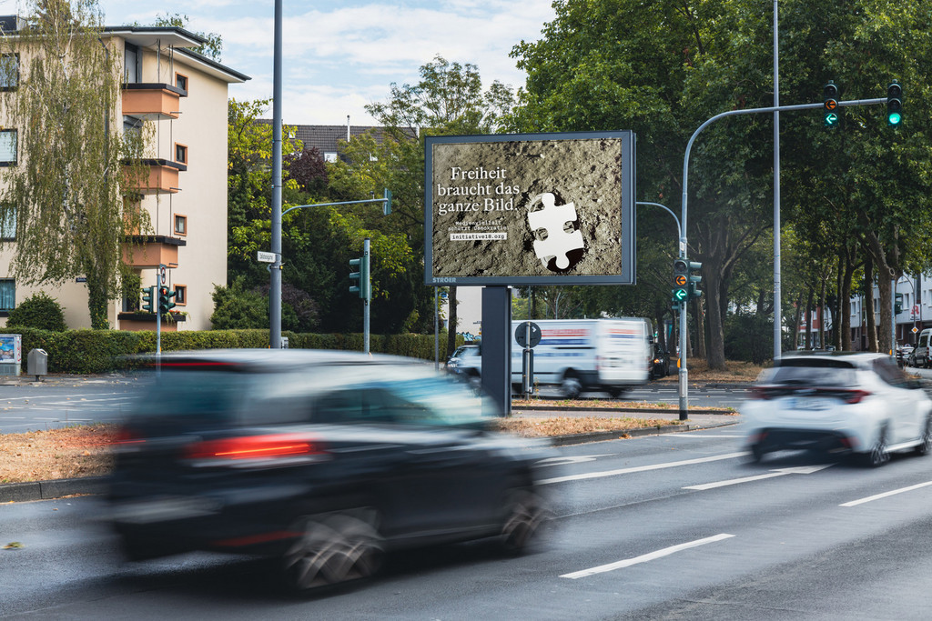 Ströer unterstützt Kampagne „Freiheit braucht das ganze Bild“ der Initiative 18