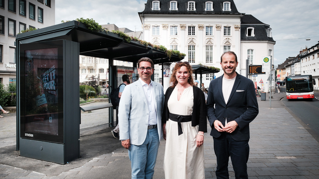 New bus shelters combine climate action, digital technology and accessibility