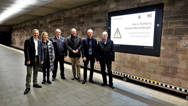 Feuerwehr schaltet zukünftig Warnmeldungen auf Infoscreens in U-Bahnhöfen in Nürnberg