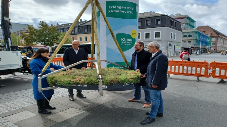 Green roof for Erlangen advertising pillars